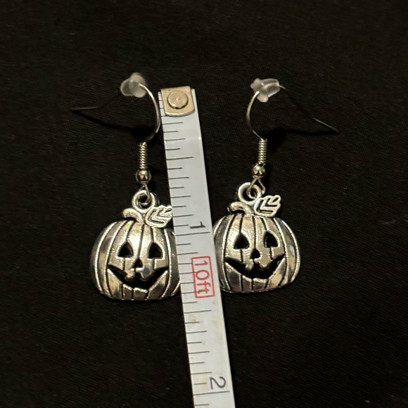 🌟3/$5🌟Pumpkin Earrings - Picture 2 of 2